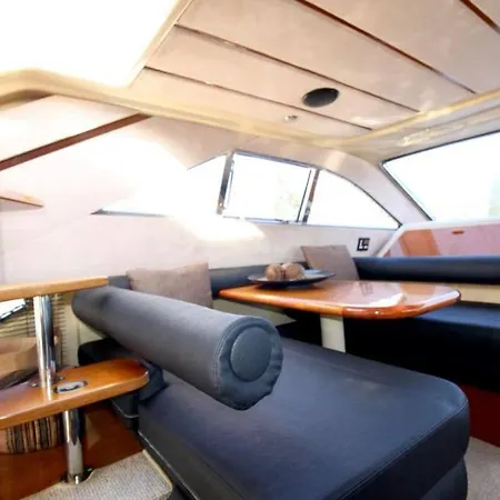 Ferretti 57 Flybridge Botel Thessaloniki