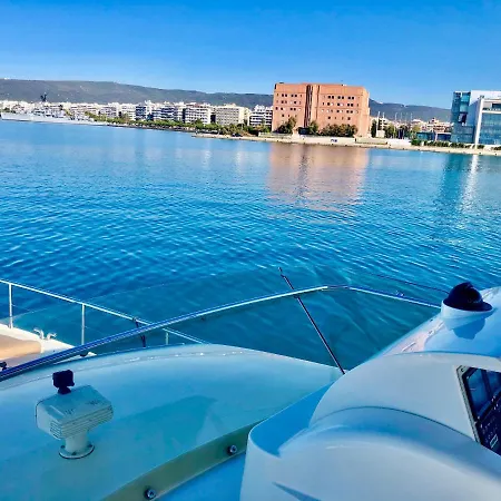 Botel Ferretti 57 Flybridge *